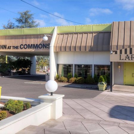 Inn At The Commons เมดฟอร์ด ภายนอก รูปภาพ