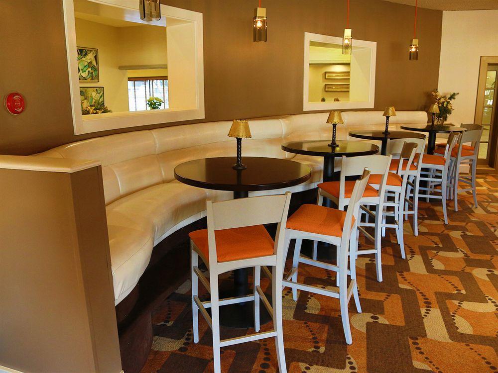 Inn At The Commons เมดฟอร์ด ภายนอก รูปภาพ