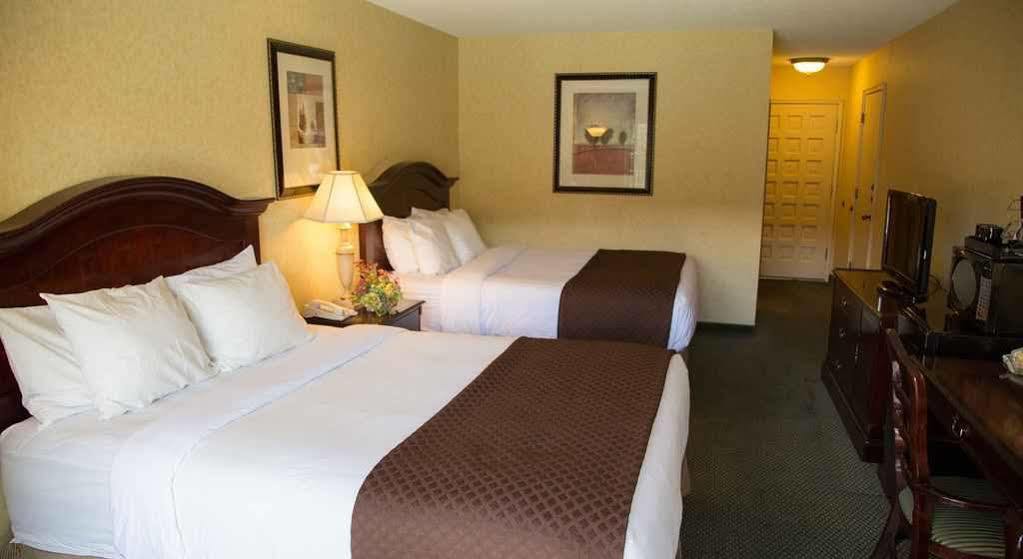Inn At The Commons เมดฟอร์ด ภายนอก รูปภาพ