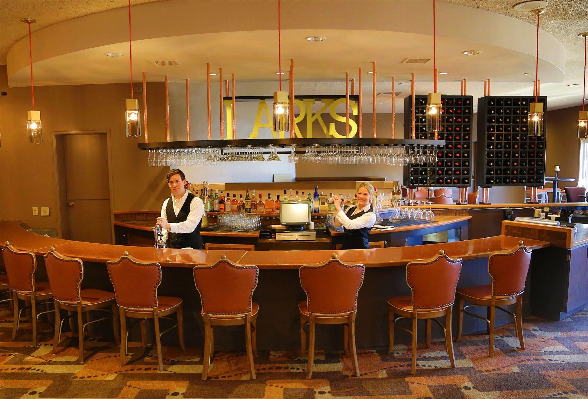 Inn At The Commons เมดฟอร์ด ภายนอก รูปภาพ
