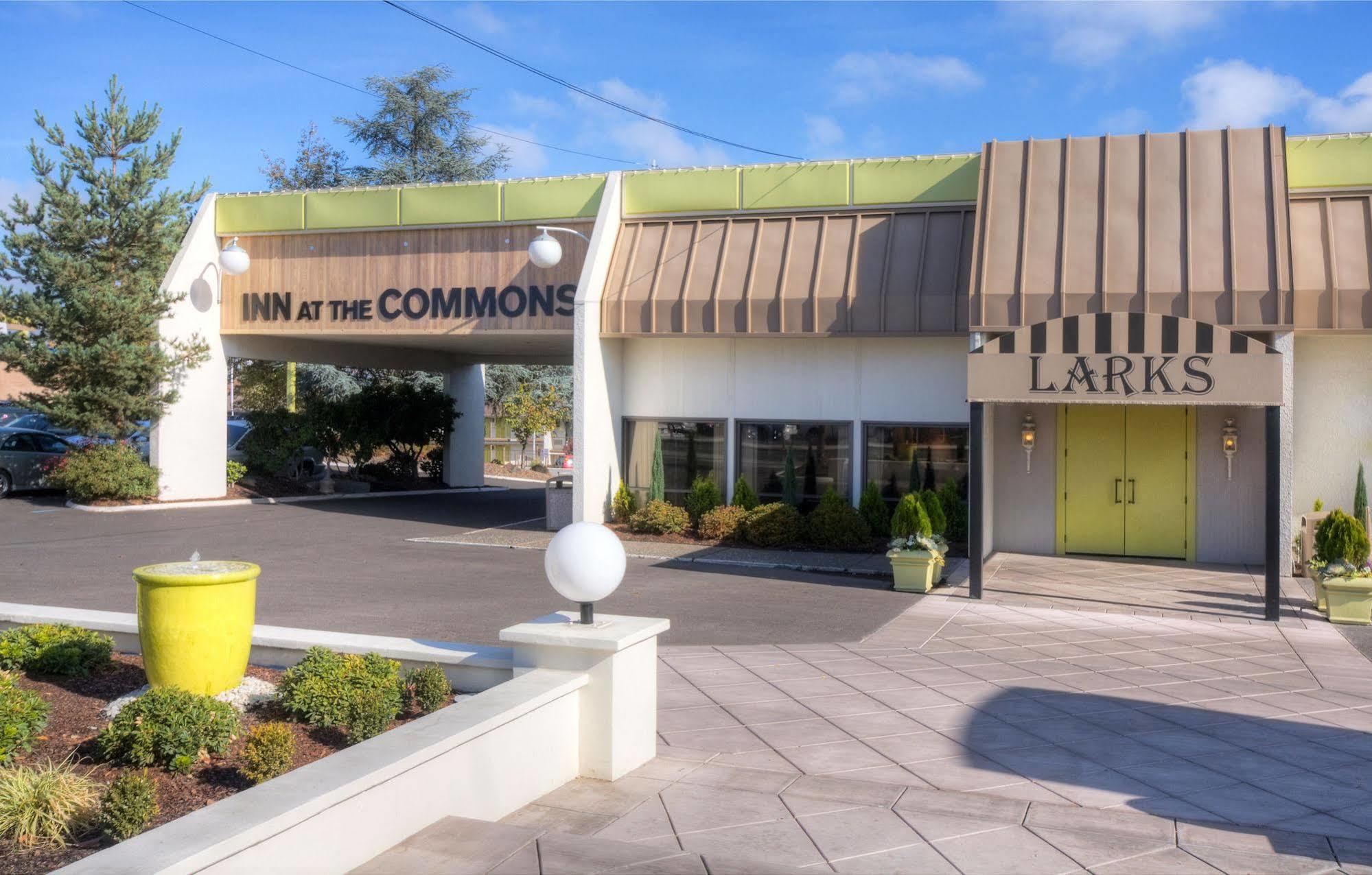 Inn At The Commons เมดฟอร์ด ภายนอก รูปภาพ