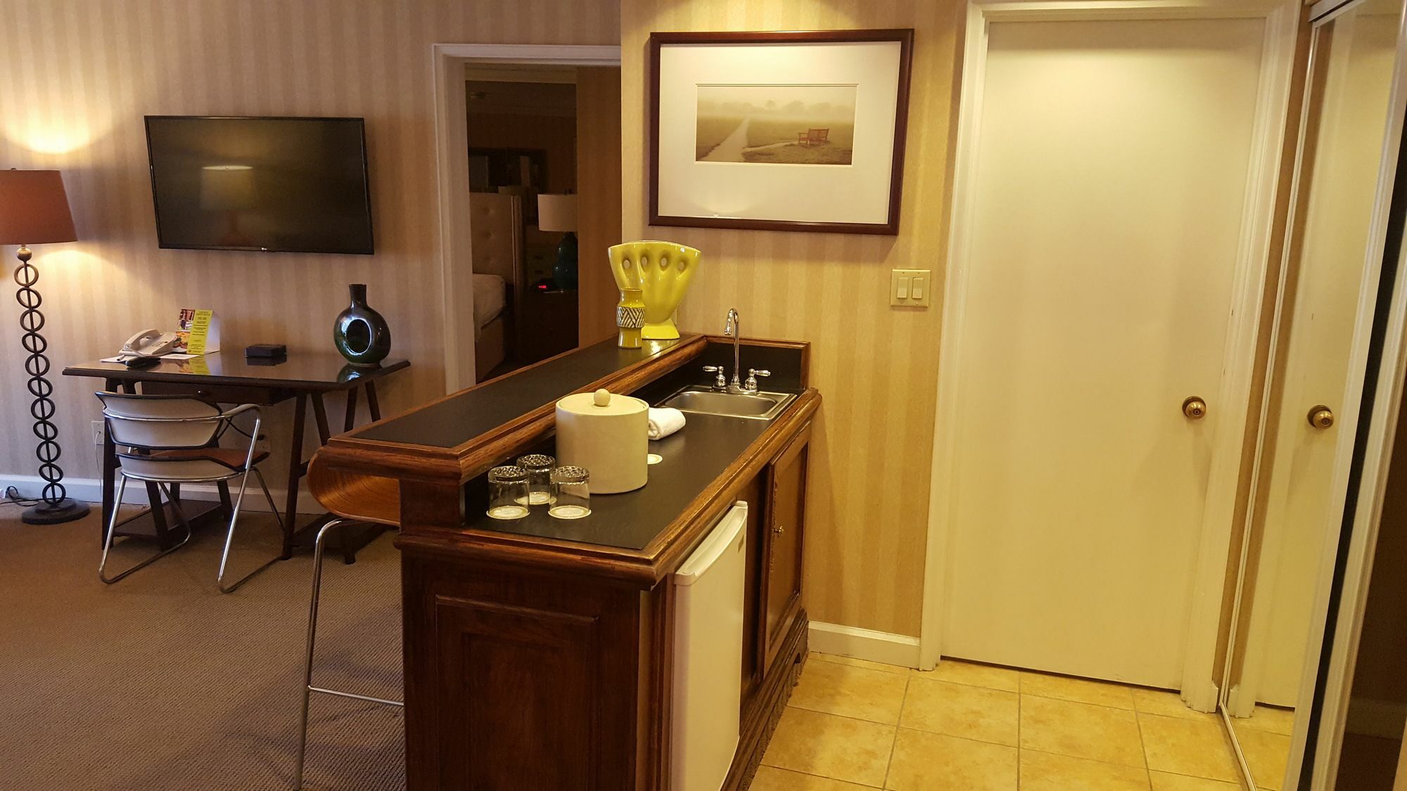 Inn At The Commons เมดฟอร์ด ภายนอก รูปภาพ